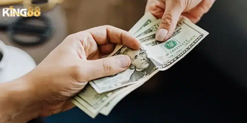 Giải mã mối liên hệ giữa giấc mơ nhận tiền và vận may tài lộc